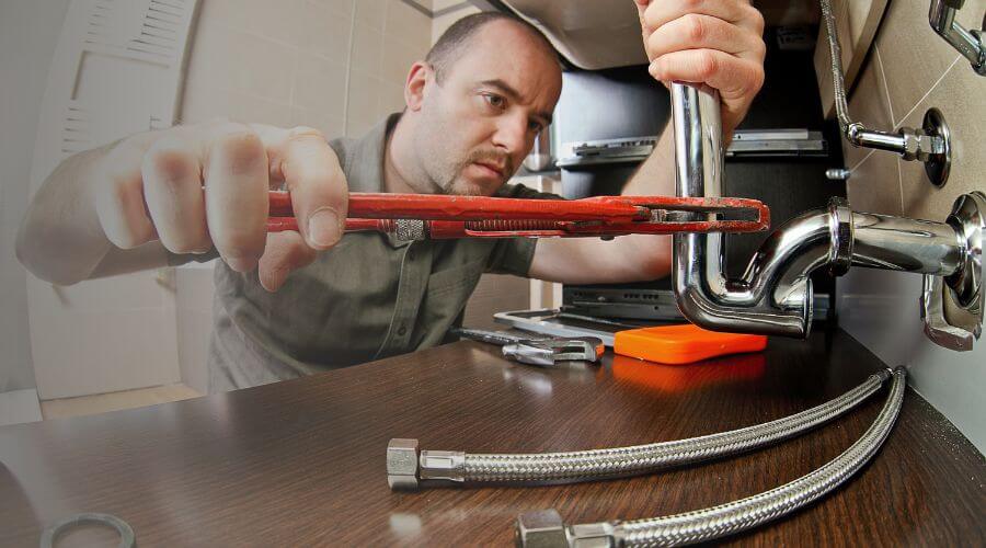 Expert burst pipe repair services in Eudora, KS